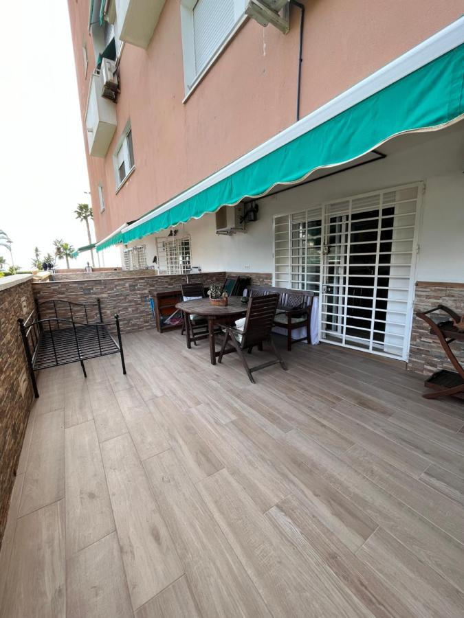 Anne'S Corner Apartment La Cala Del Moral Luaran gambar